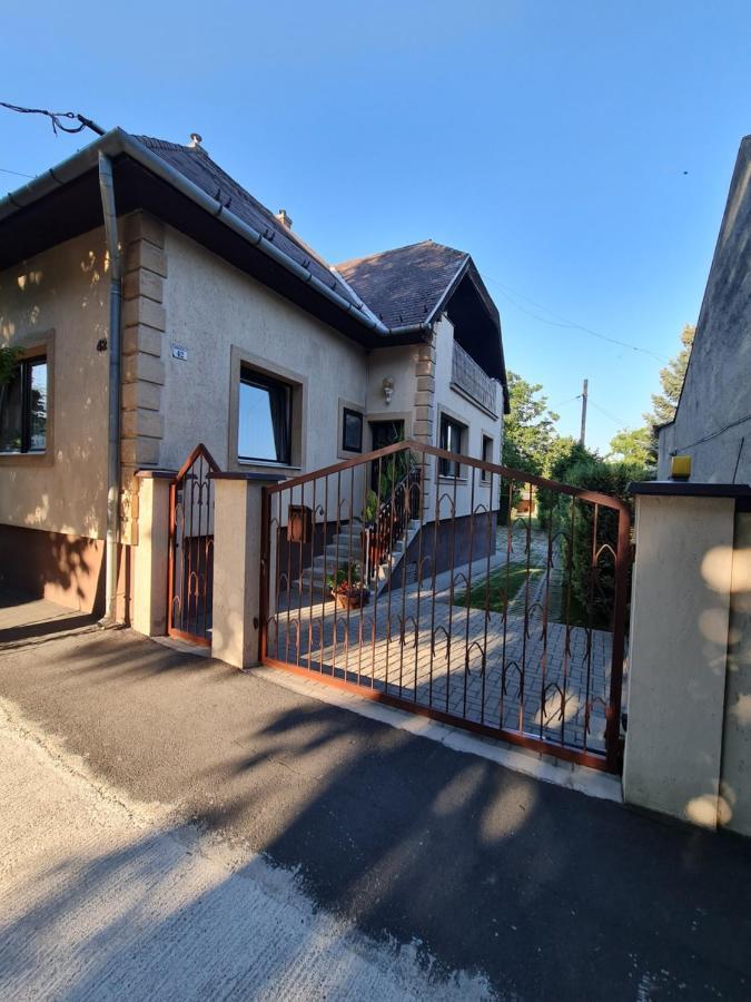 Magdalena Apartmanhaz Кестхей Экстерьер фото